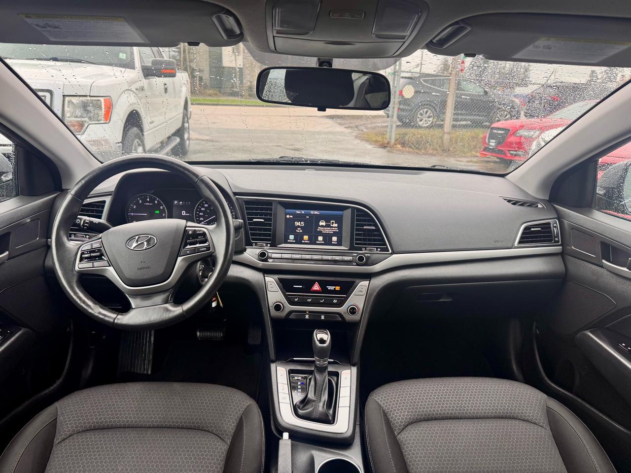 2017 Hyundai Elantra FINANCING AVAILABLE Photo10