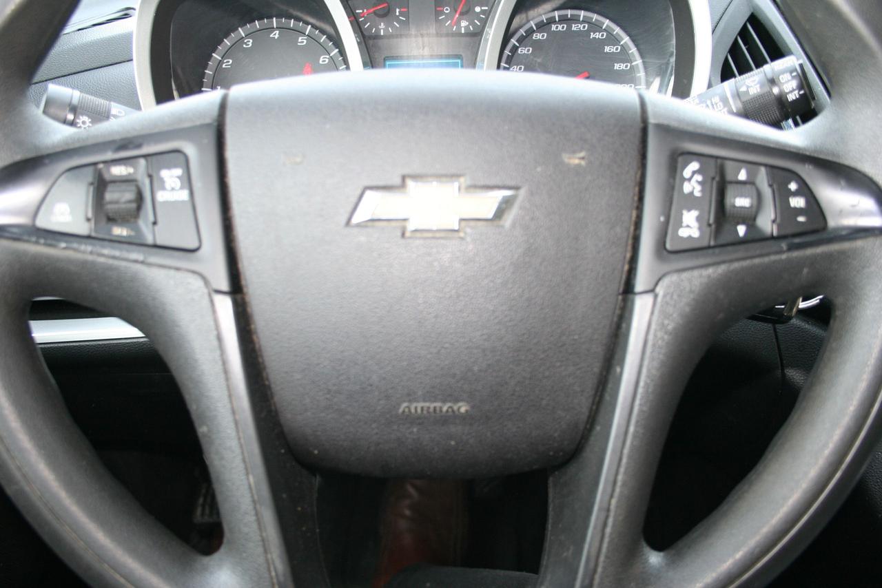 2015 Chevrolet Equinox LS Photo