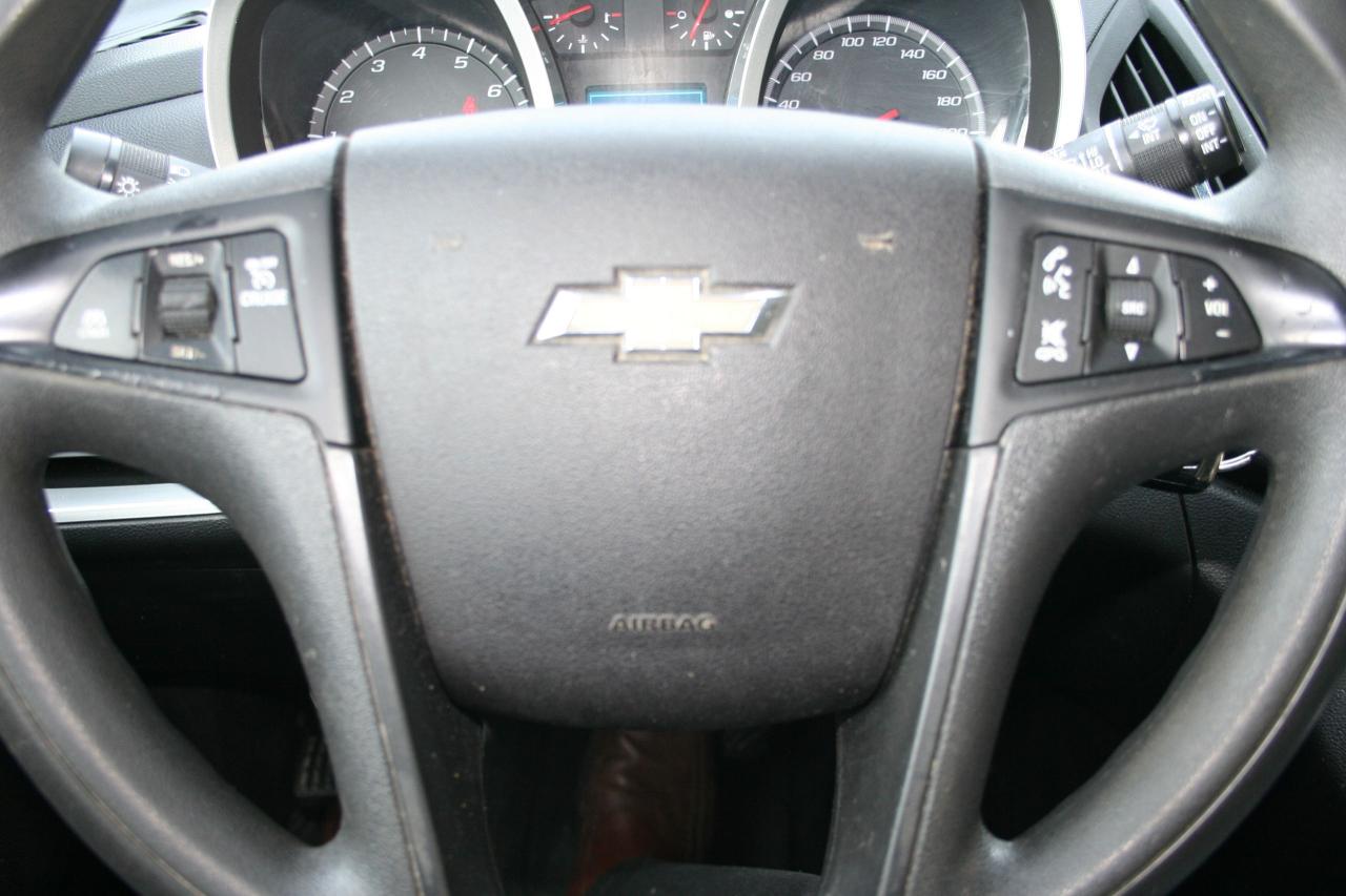 2015 Chevrolet Equinox LS Photo