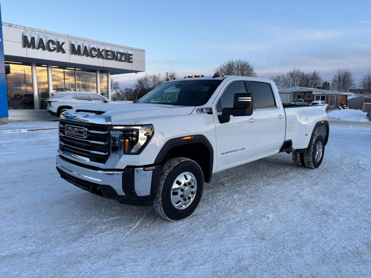 2026 GMC Sierra 3500 HD 2026 GMC Sierra SLE 3500 Crew Cab Dually 4WD Photo4