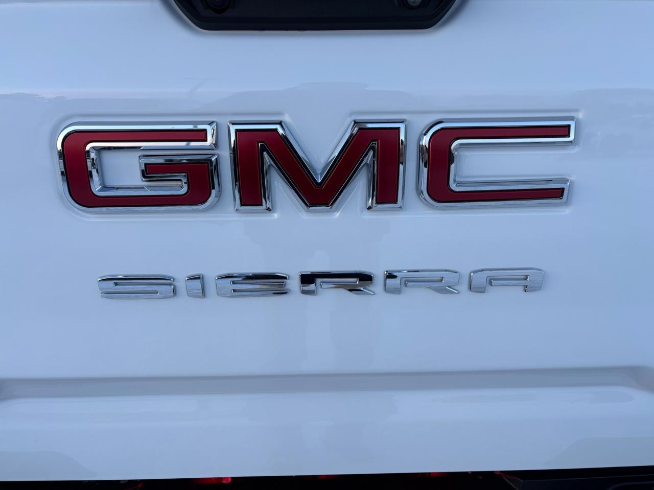 2026 GMC Sierra 3500 HD 2026 GMC Sierra SLE 3500 Crew Cab Dually 4WD Photo