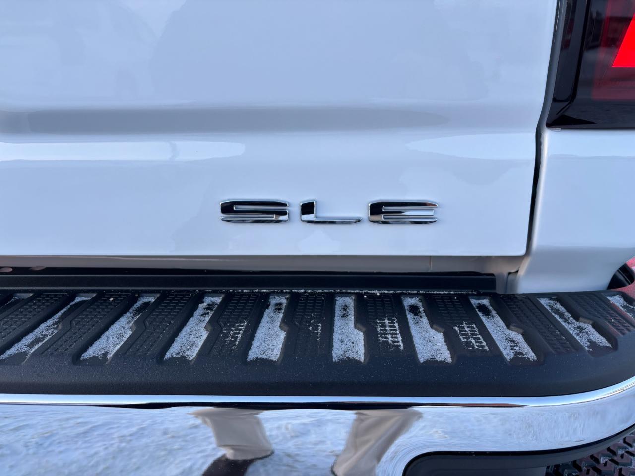 2026 GMC Sierra 3500 HD 2026 GMC Sierra SLE 3500 Crew Cab Dually 4WD Photo