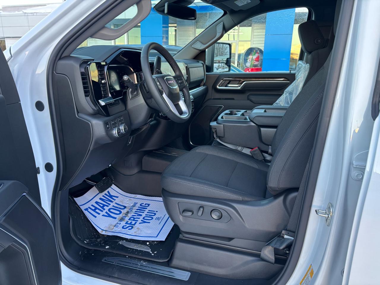 2026 GMC Sierra 3500 HD 2026 GMC Sierra SLE 3500 Crew Cab Dually 4WD Photo