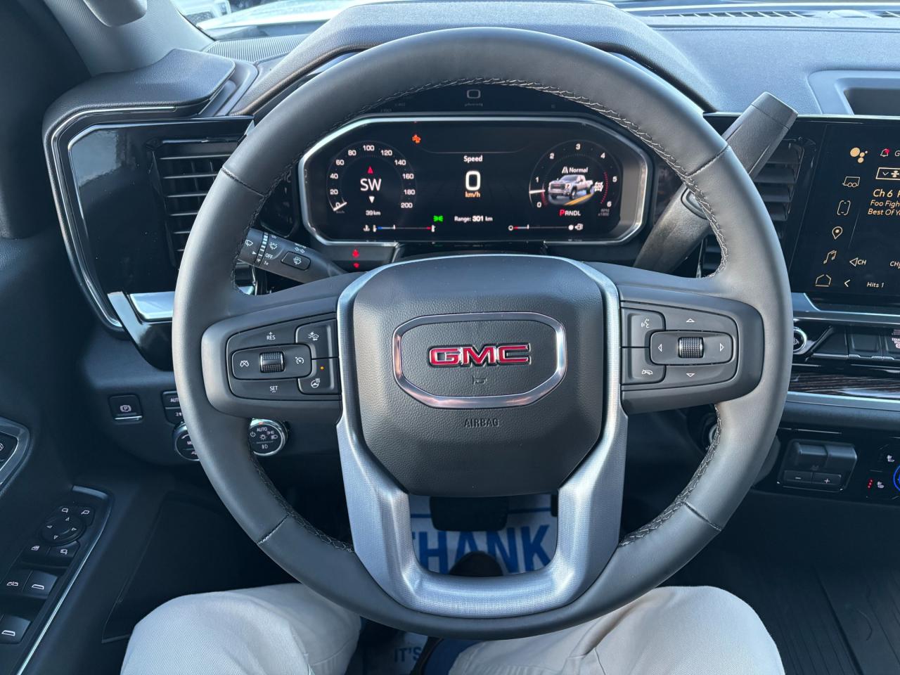 2026 GMC Sierra 3500 HD 2026 GMC Sierra SLE 3500 Crew Cab Dually 4WD Photo