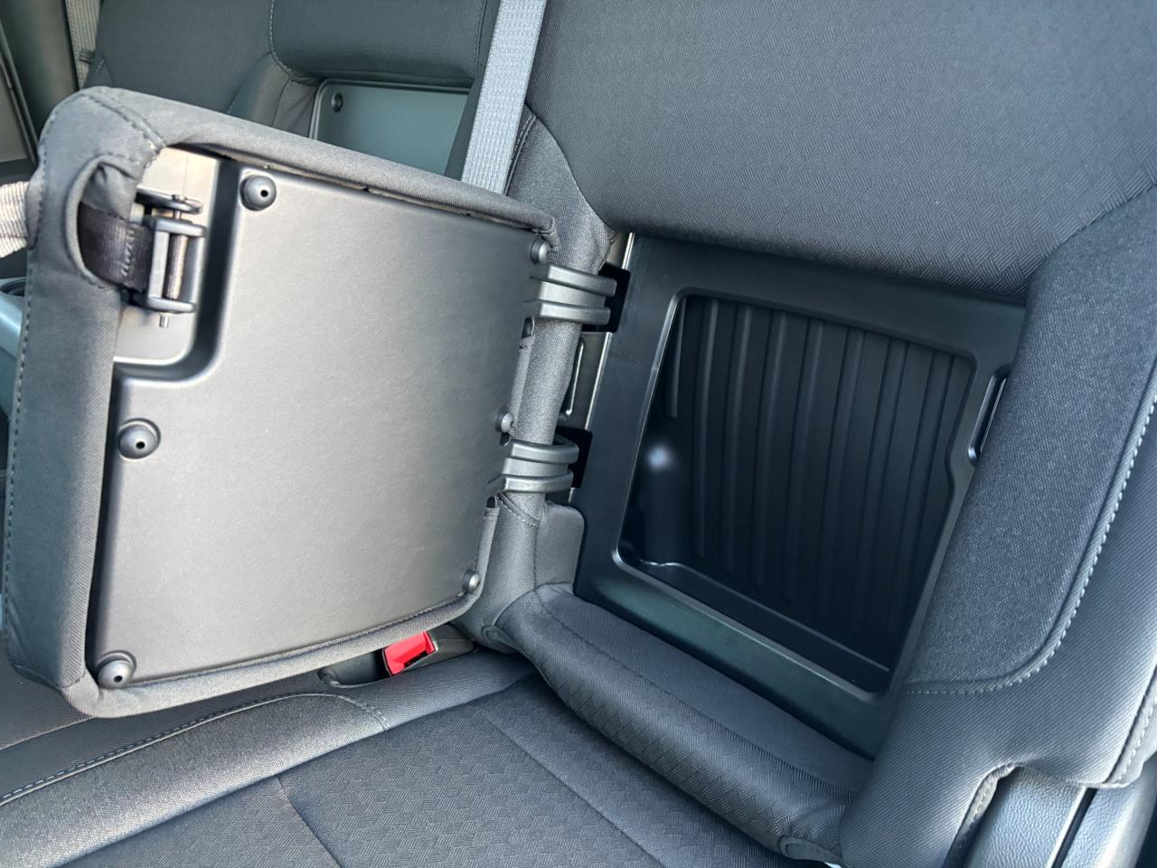 2026 GMC Sierra 3500 HD 2026 GMC Sierra SLE 3500 Crew Cab Dually 4WD Photo