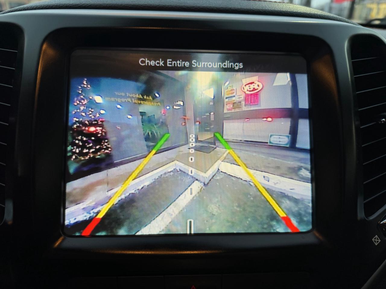 2016 Jeep Cherokee Trailhawk Leather | Sunroof | Heated Seats | Heated Steering | Backup Camera Photo