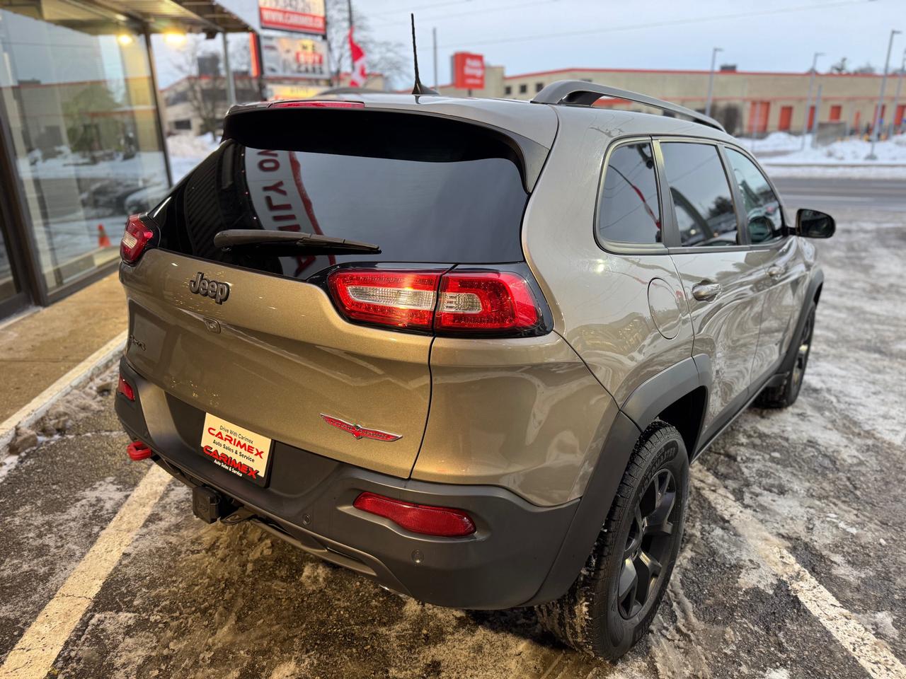 2016 Jeep Cherokee Trailhawk Leather | Sunroof | Heated Seats | Heated Steering | Backup Camera Photo4