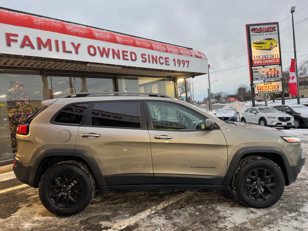 2016 Jeep Cherokee Trailhawk Leather | Sunroof | Heated Seats | Heated Steering | Backup Camera Photo