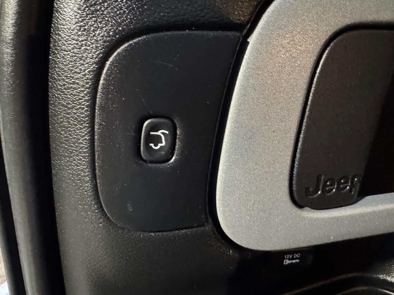 2016 Jeep Cherokee Trailhawk Leather | Sunroof | Heated Seats | Heated Steering | Backup Camera Photo