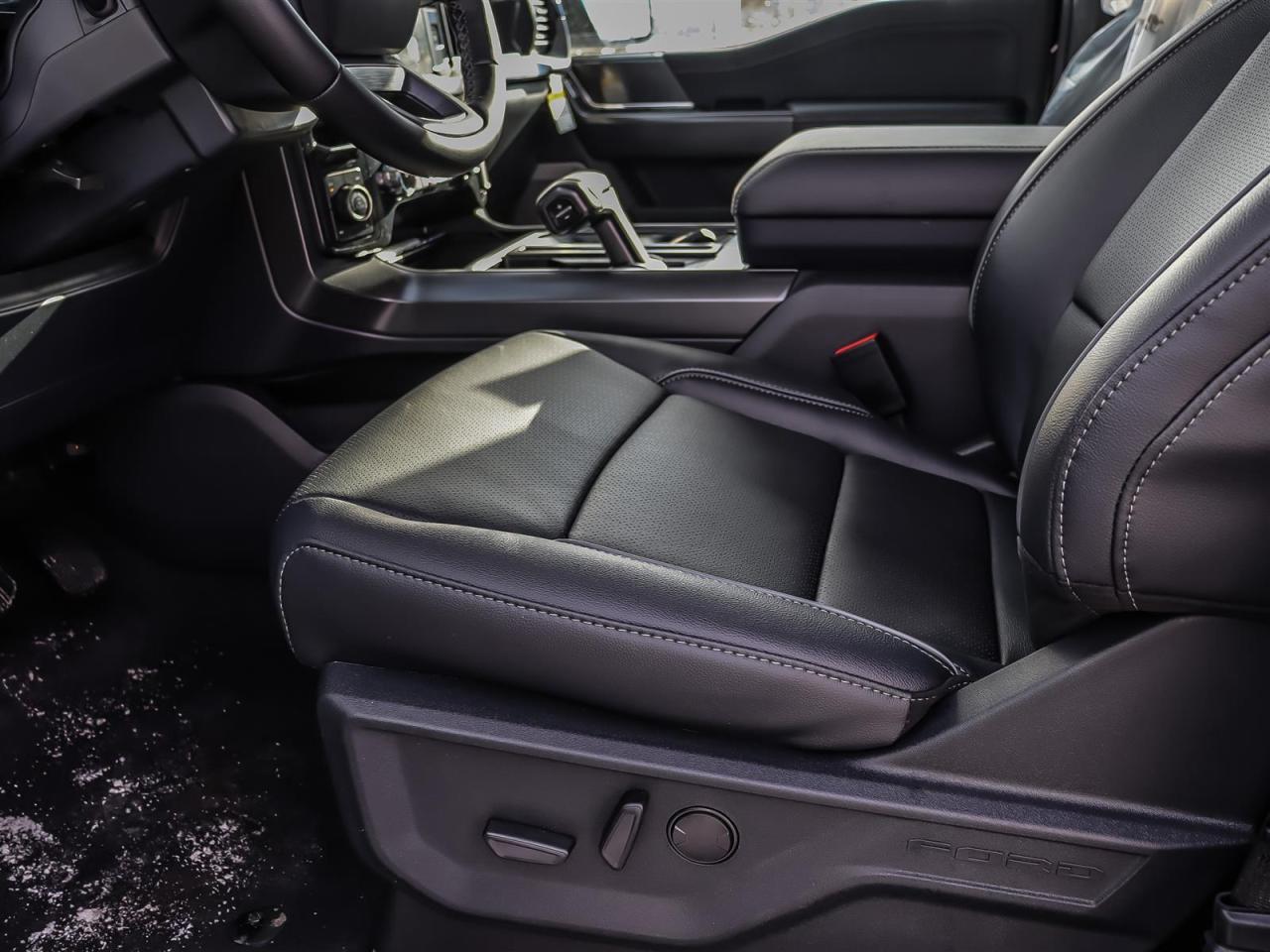 2025 Ford F-150 Lariat Photo