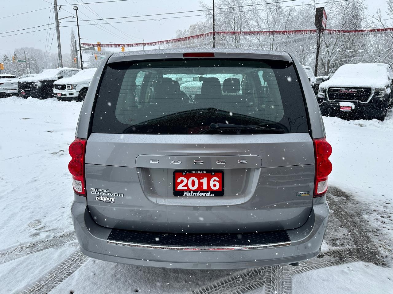 2016 Dodge Grand Caravan CanadaValuePackage 7Pass Cloth FM/CD A/C Keyless Photo3