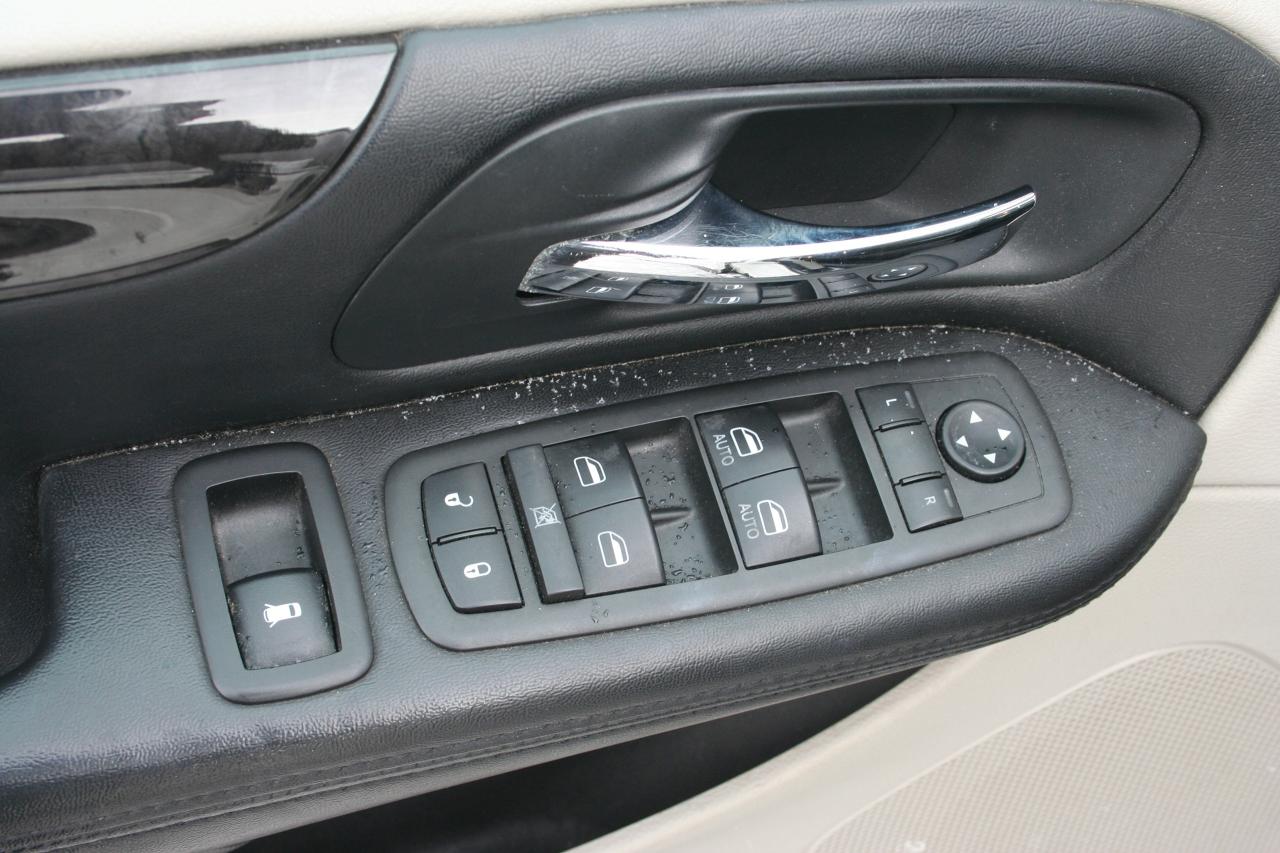 2012 Dodge Grand Caravan SXT Photo