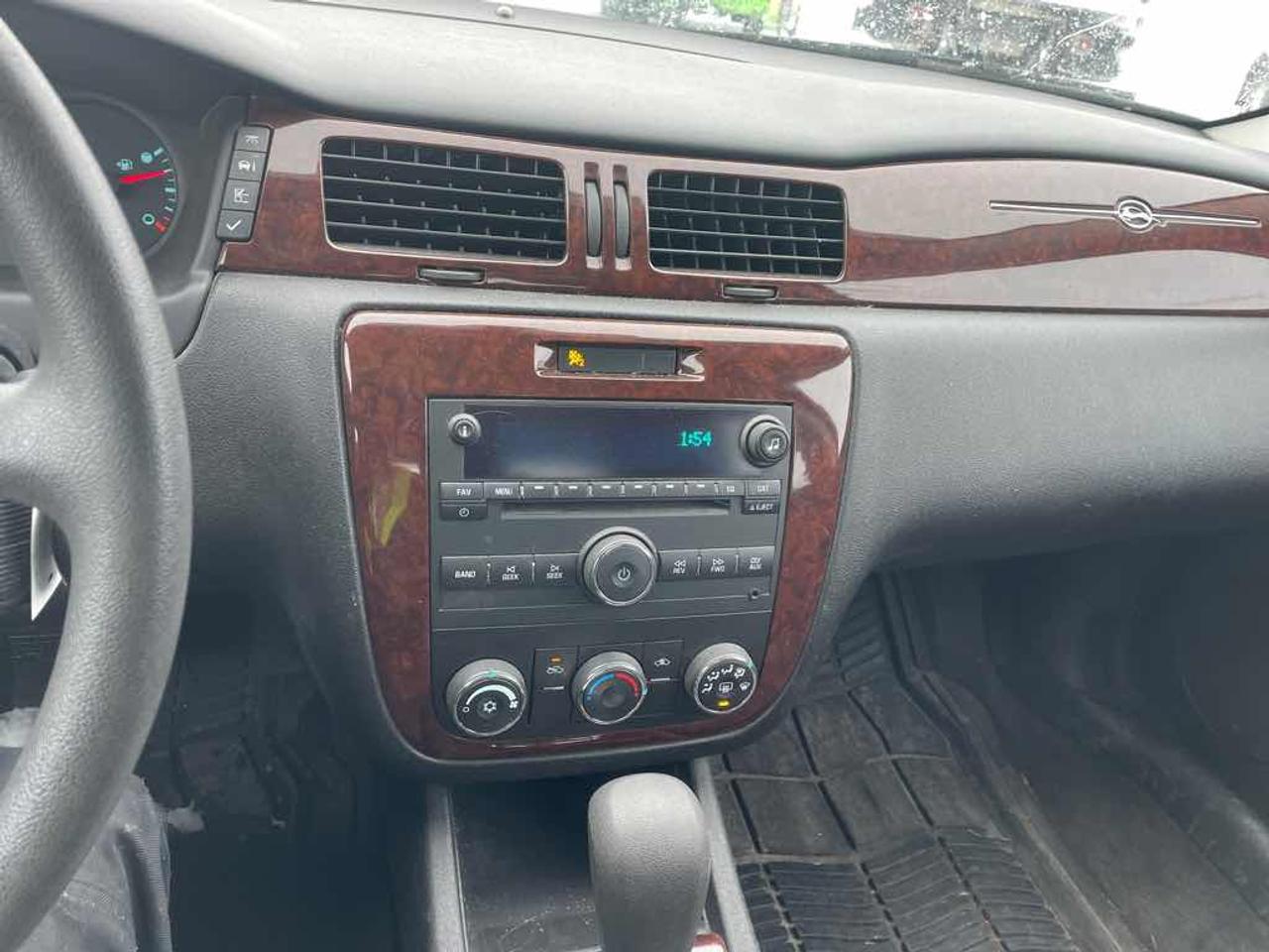 2011 Chevrolet Impala LS Photo