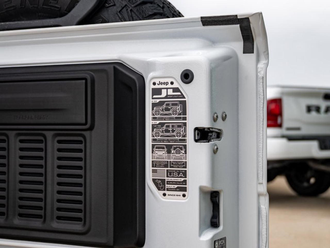 2026 Jeep Wrangler Sahara Photo