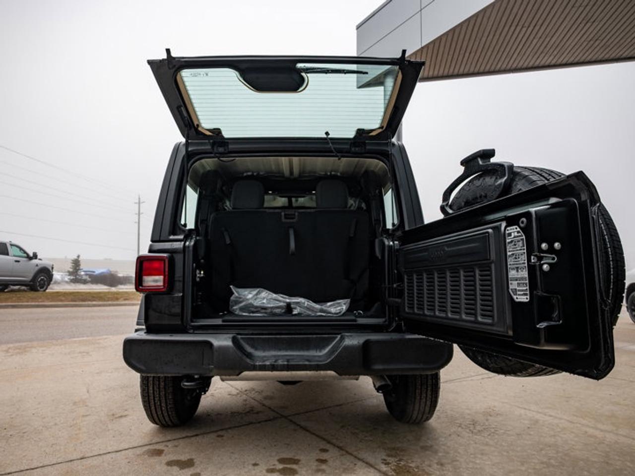 2026 Jeep Wrangler SPORT Photo