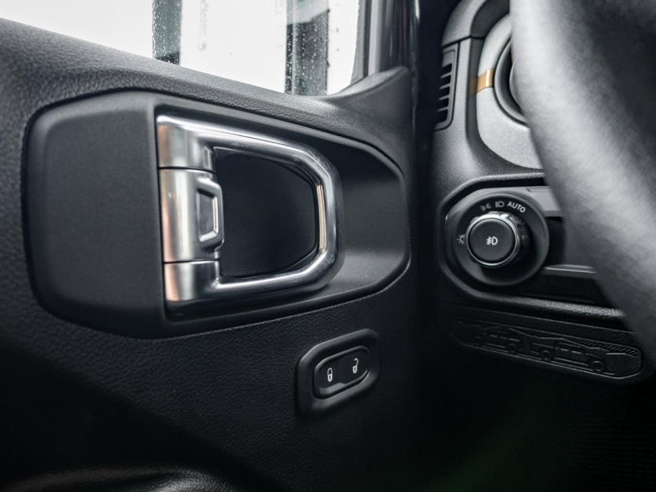 2026 Jeep Wrangler SPORT Photo