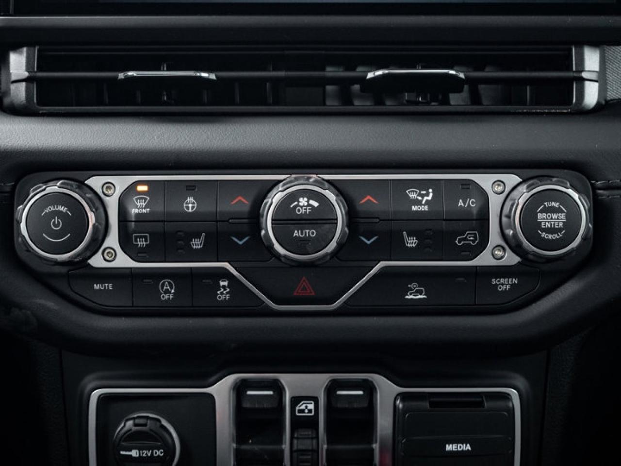 2026 Jeep Wrangler Sahara Photo