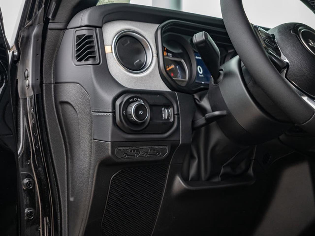 2026 Jeep Wrangler Sahara Photo