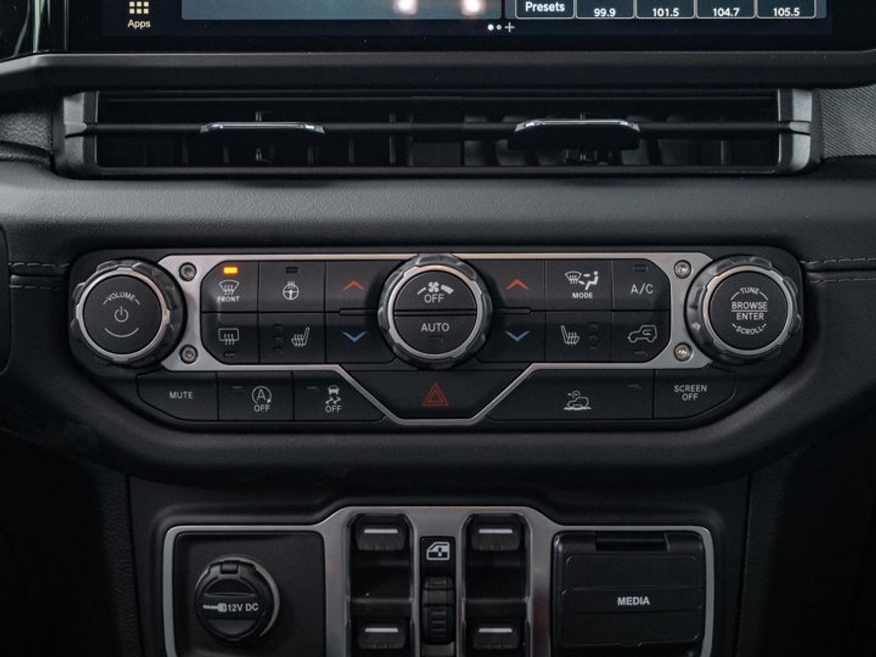 2026 Jeep Wrangler Sahara Photo