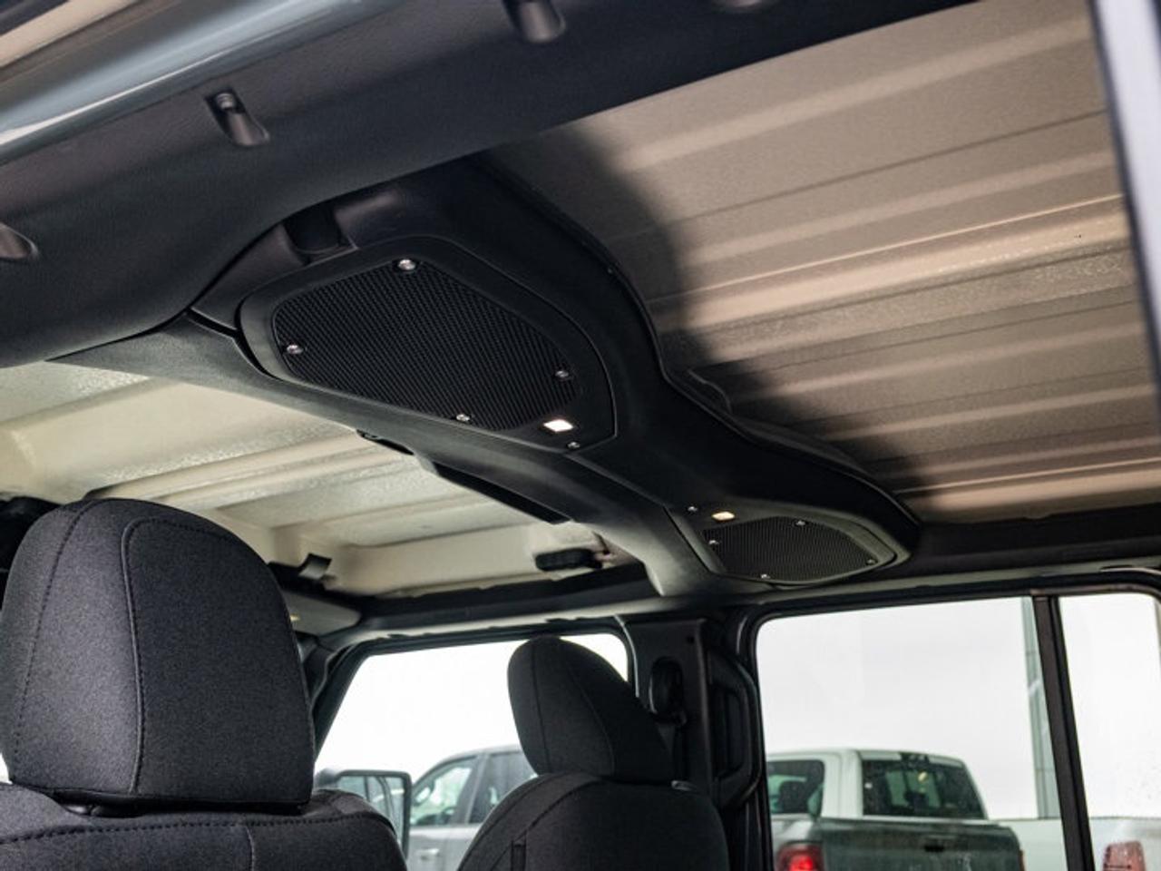 2026 Jeep Wrangler Sahara Photo