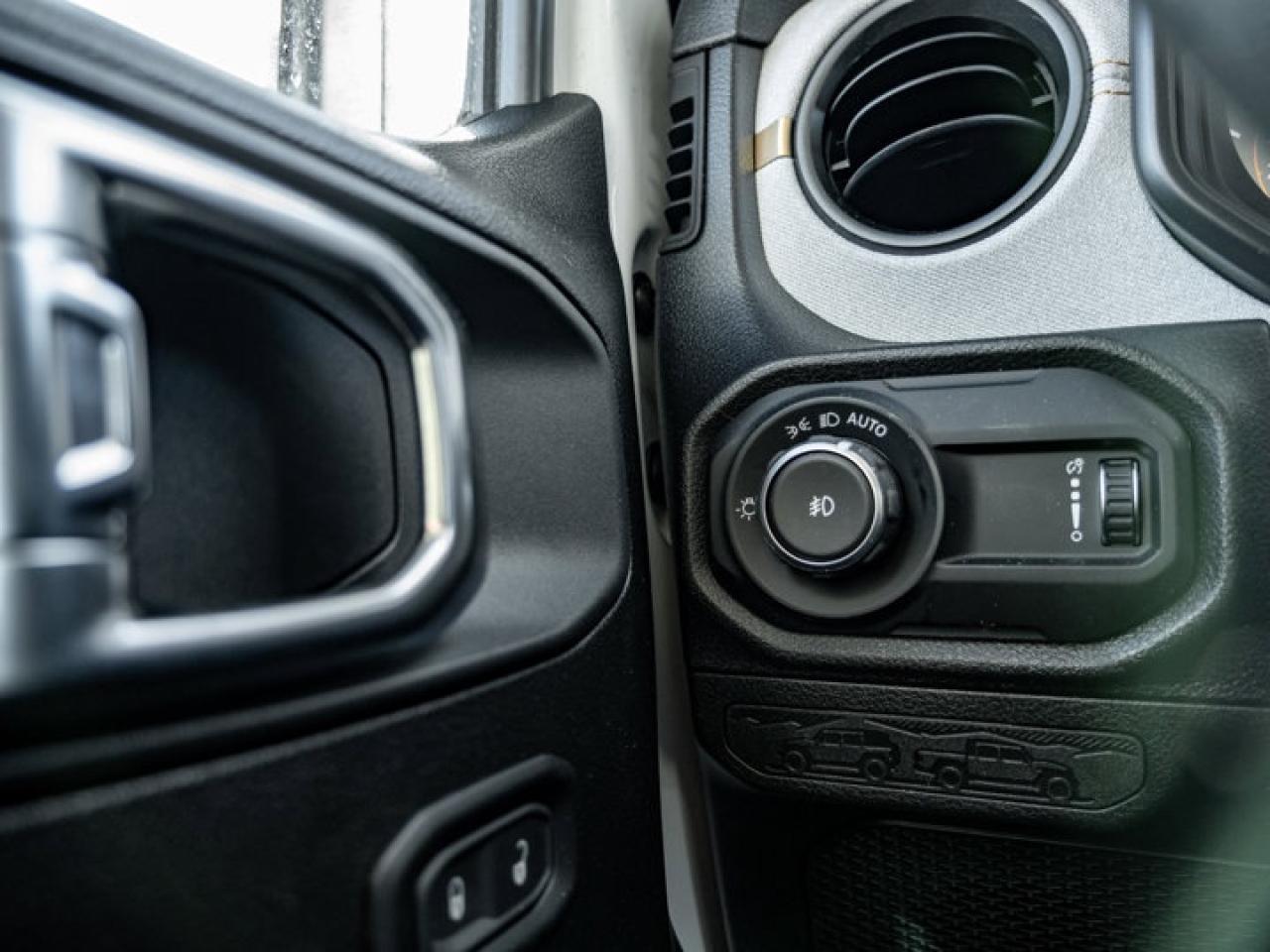 2026 Jeep Wrangler SPORT Photo