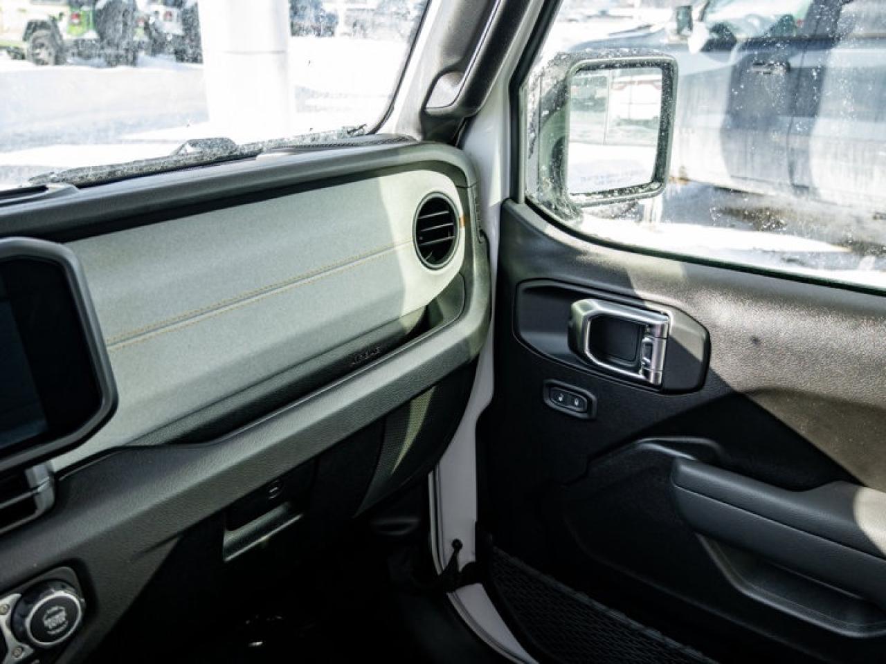 2026 Jeep Wrangler SPORT Photo