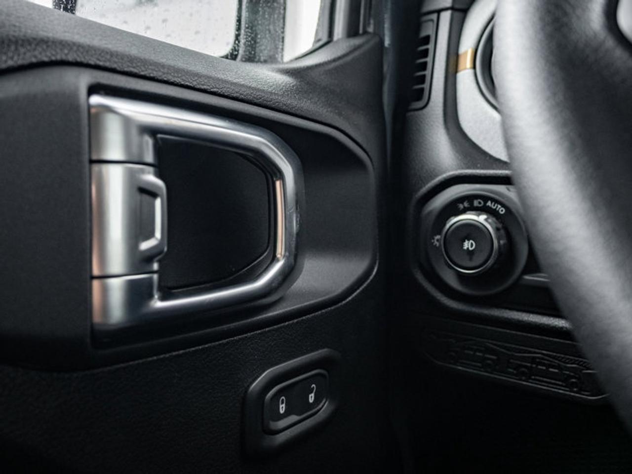 2026 Jeep Wrangler SPORT Photo