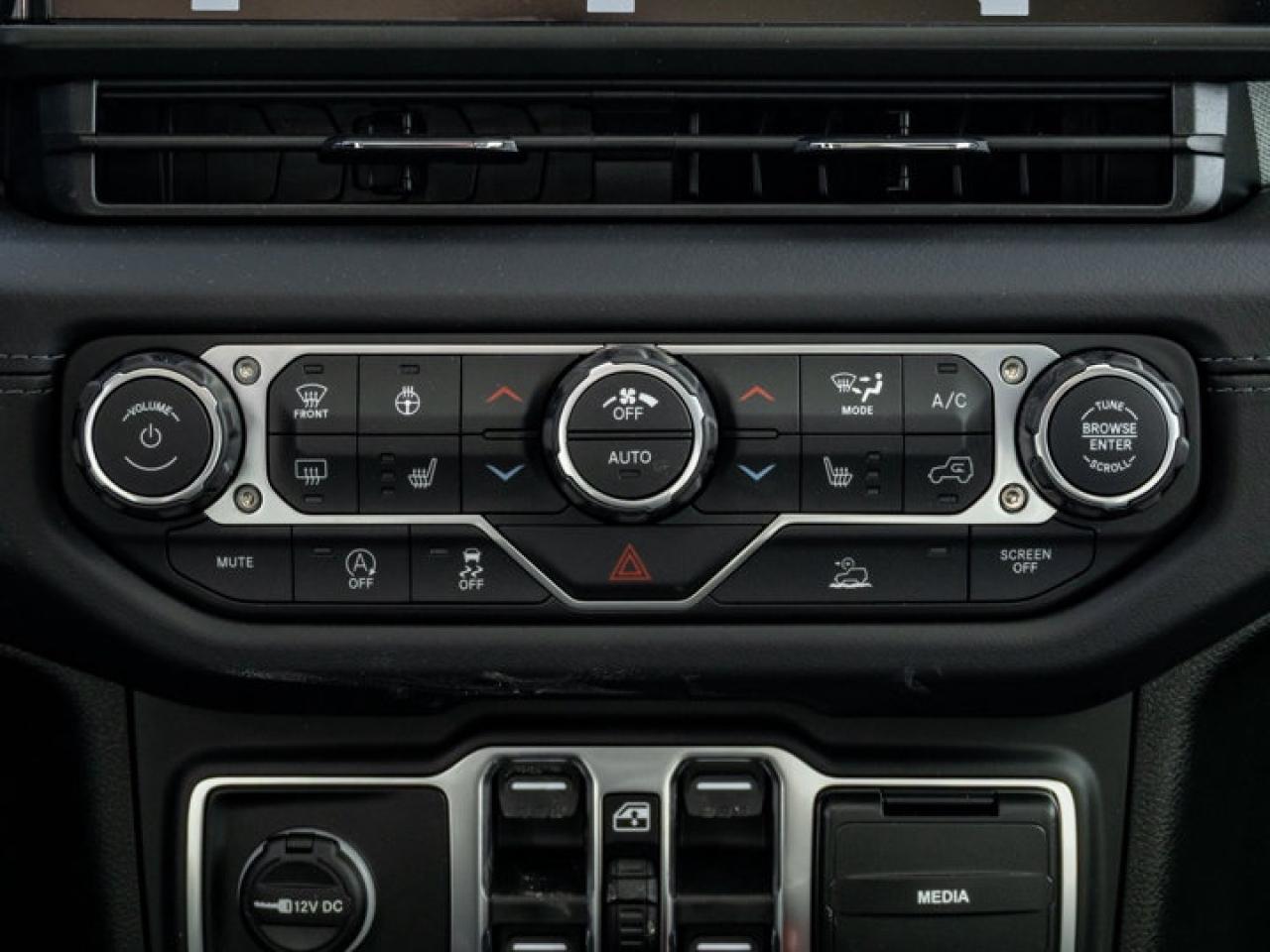 2026 Jeep Wrangler Sahara Photo