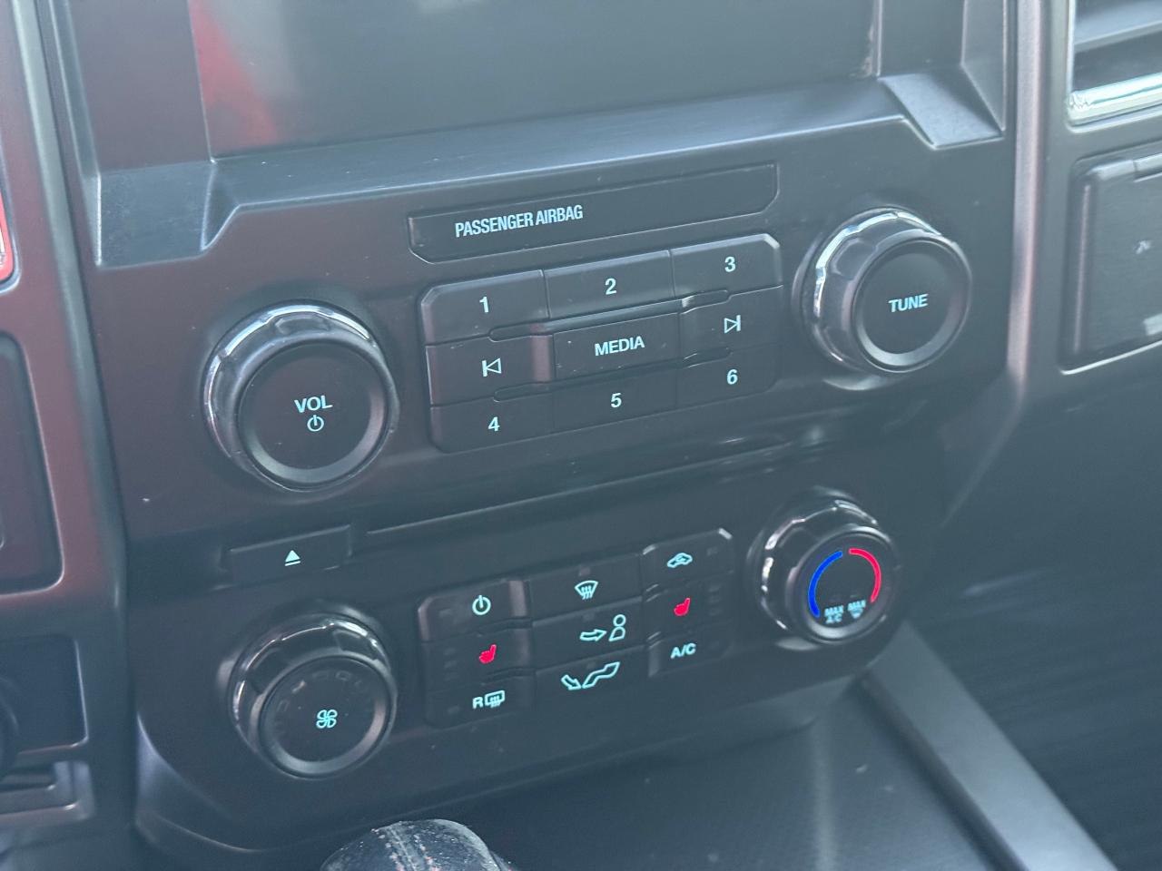 2016 Ford F-150 Sport **CERTIFIED**CLEAN CARFAX** - Photo #26