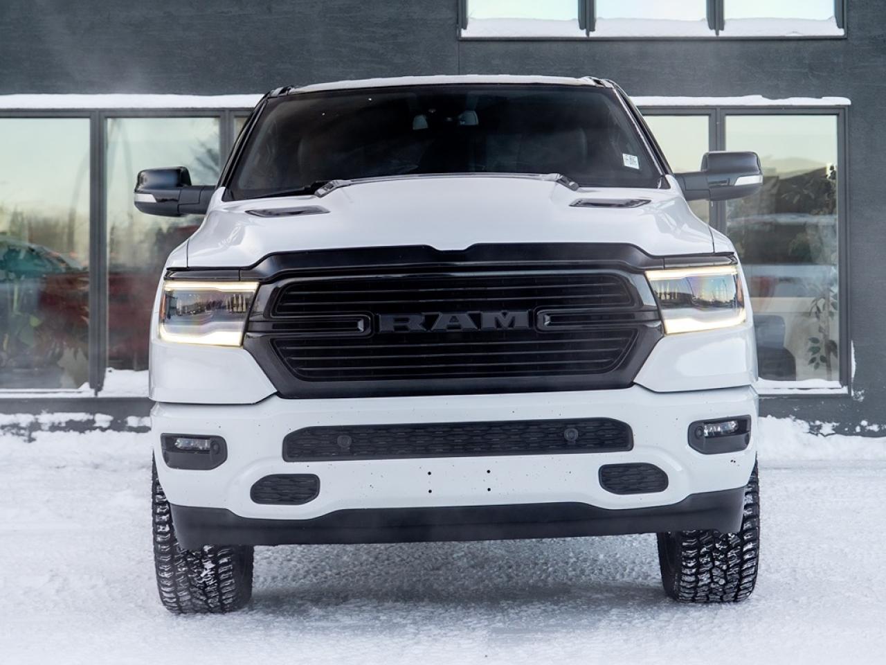 2020 RAM 1500 SPORT Photo2