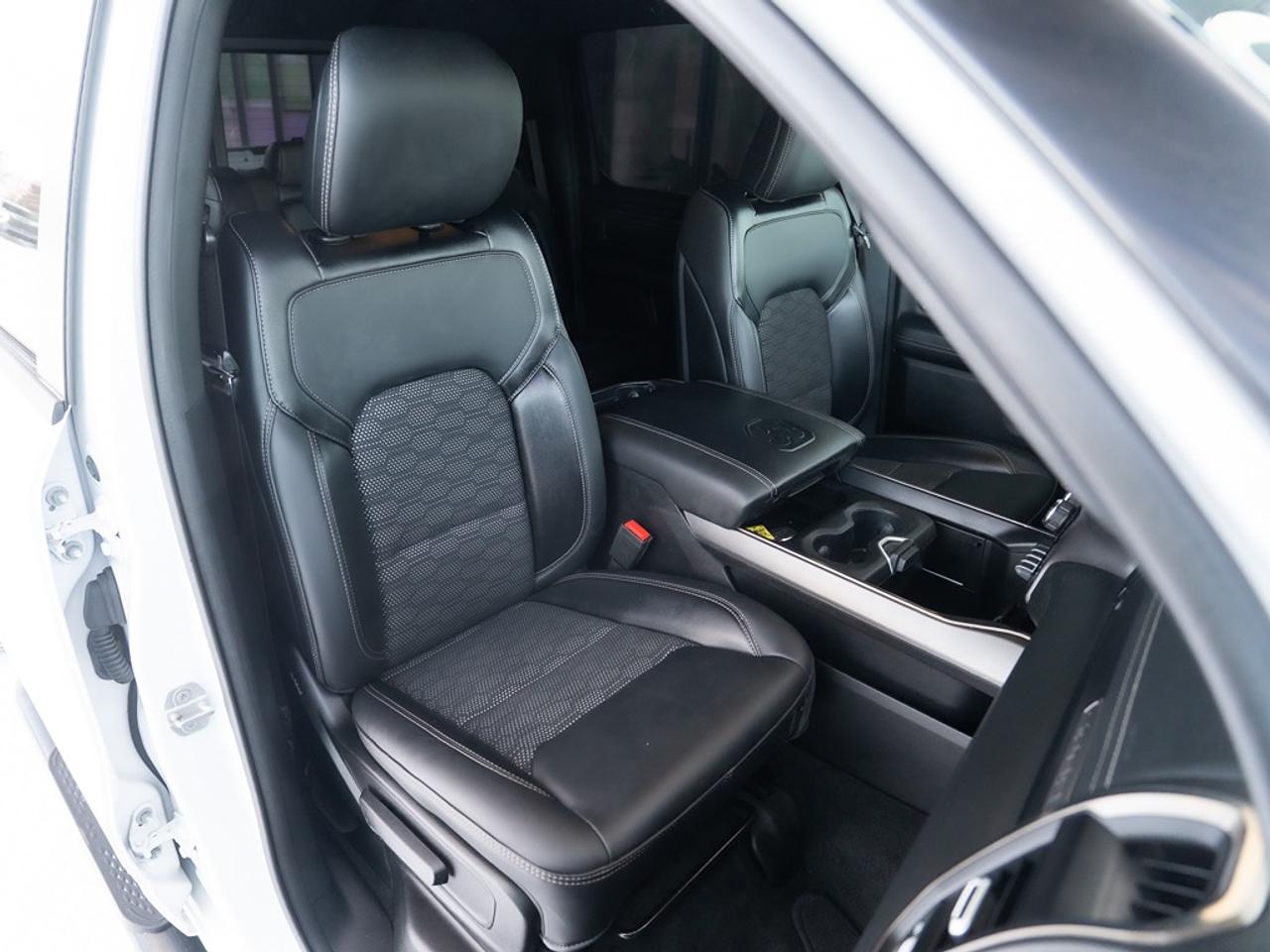 2020 RAM 1500 SPORT Photo20