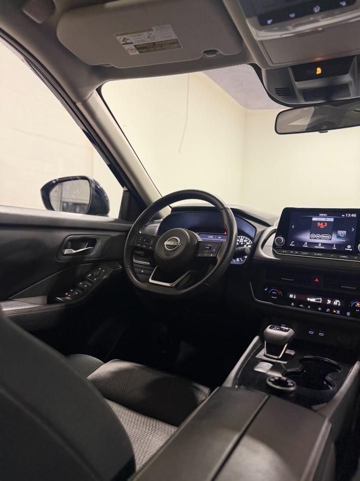 2024 Nissan Rogue SV AWD MOONROOF Photo