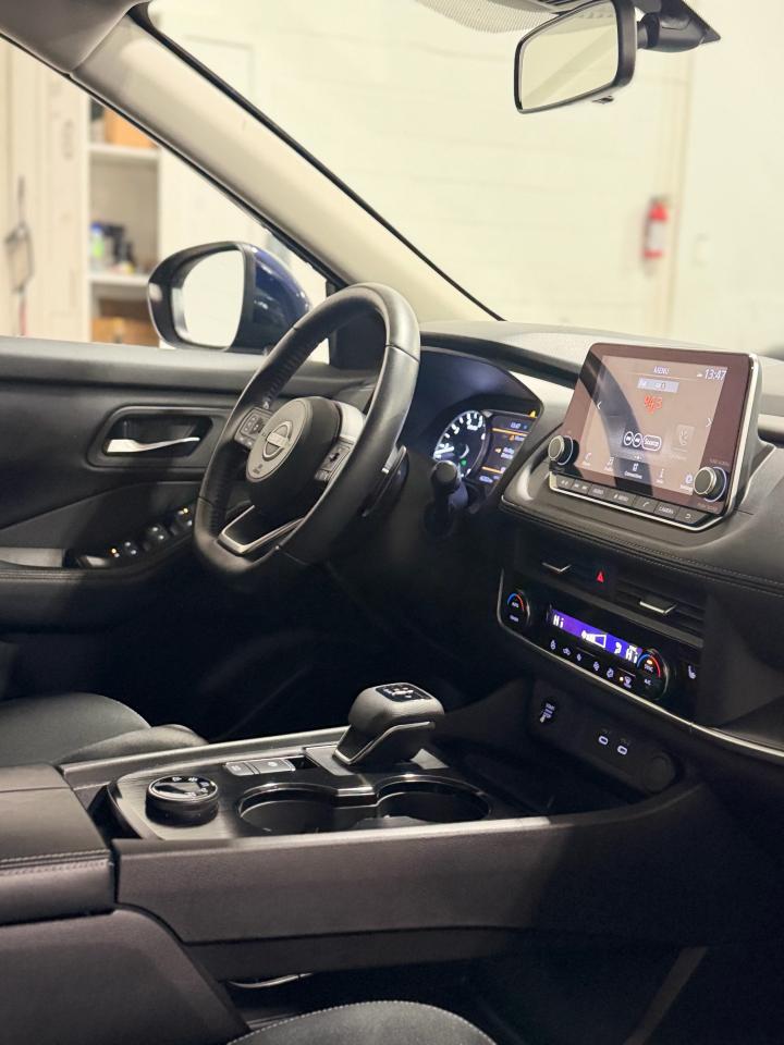 2024 Nissan Rogue SV AWD MOONROOF Photo