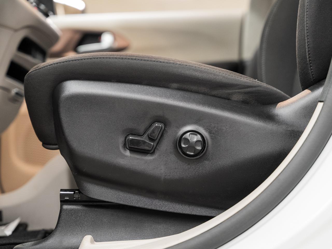 2023 Chrysler Grand Caravan SXT | StowGo | PowerDoors | Heated Seats | CarPlay Photo