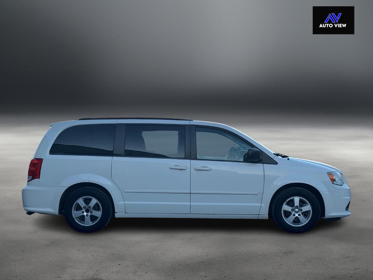 2011 Dodge Grand Caravan SXT **CERTIFIED**CLEAN CARFAX** - Photo #5