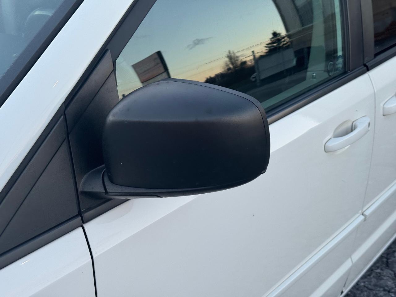 2011 Dodge Grand Caravan SXT **CERTIFIED**CLEAN CARFAX** - Photo #13