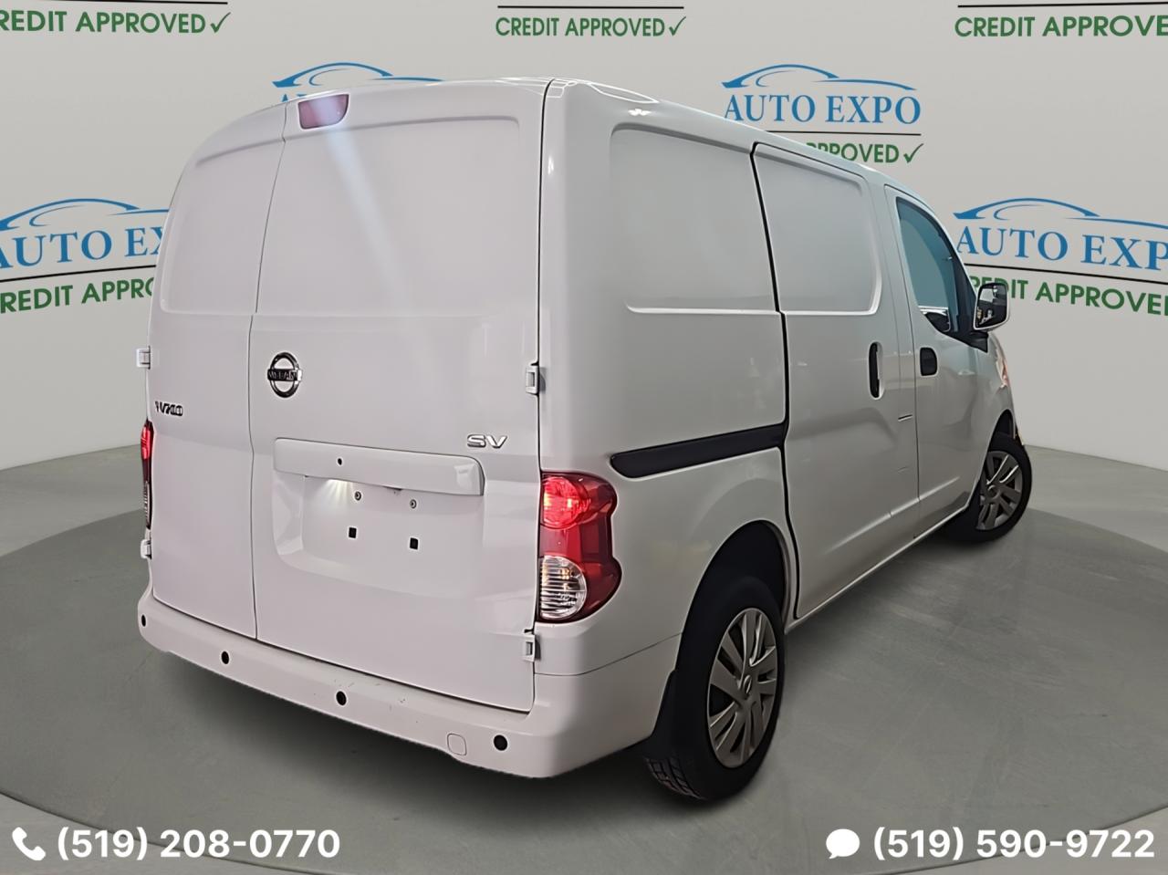 2015 Nissan NV200 SV,Auto,A/C,GPS,Clean Carfax,Certified,Bluetooth Photo4