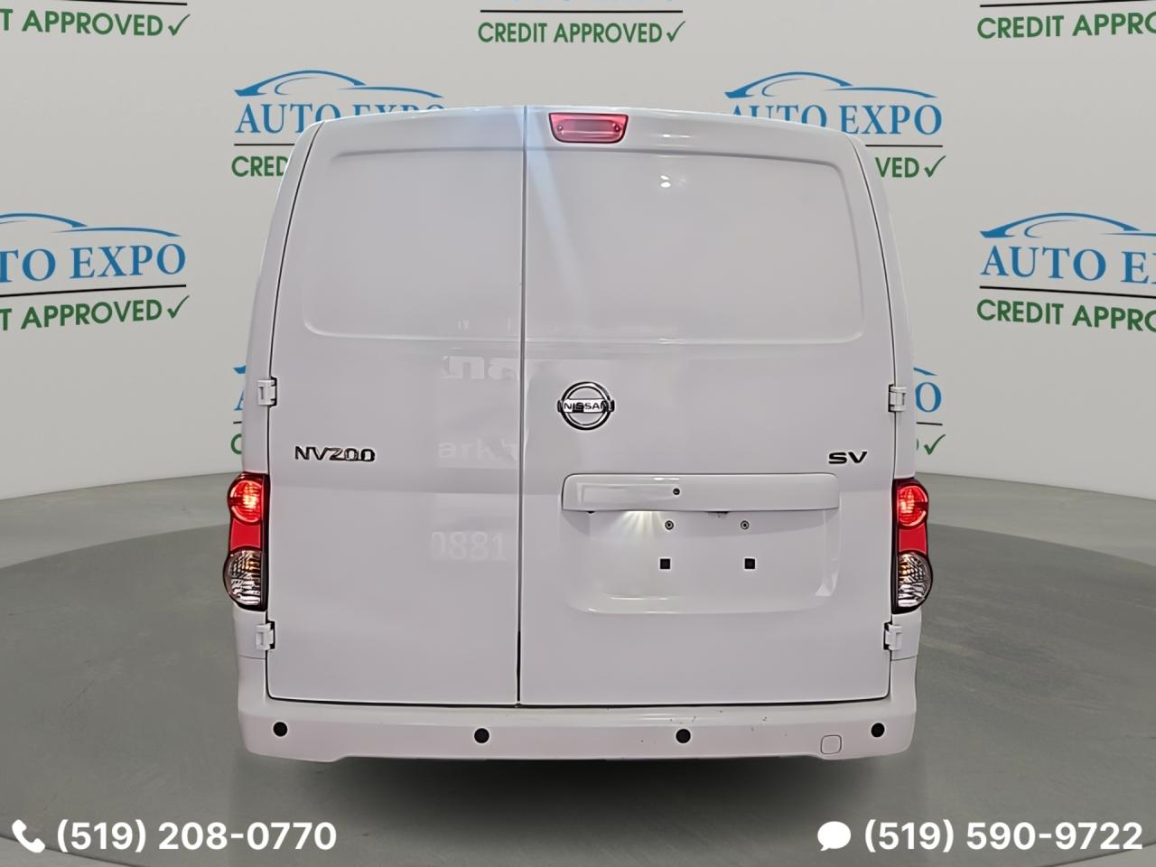 2015 Nissan NV200 SV,Auto,A/C,GPS,Clean Carfax,Certified,Bluetooth Photo3