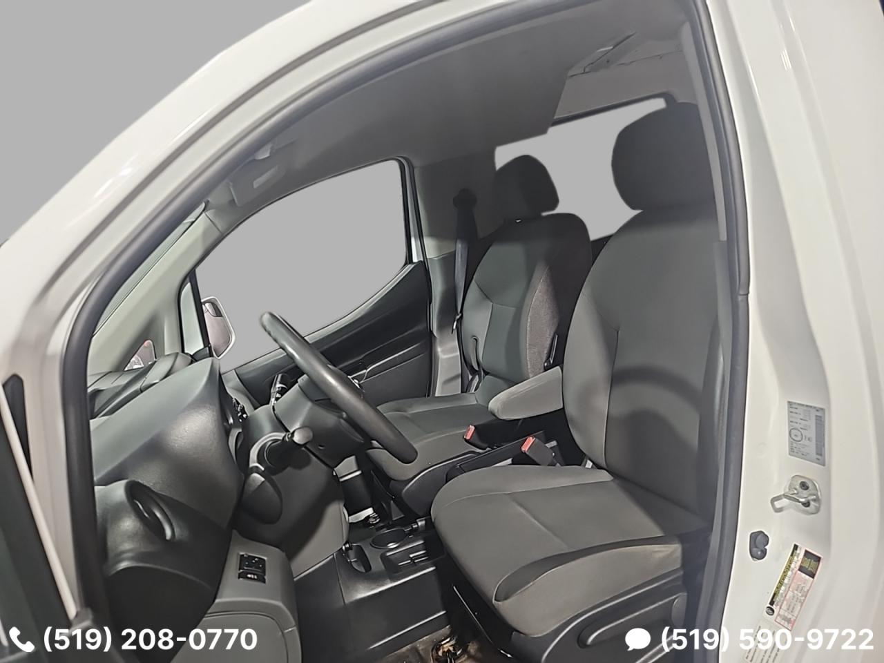 2015 Nissan NV200 SV,Auto,A/C,GPS,Clean Carfax,Certified,Bluetooth Photo