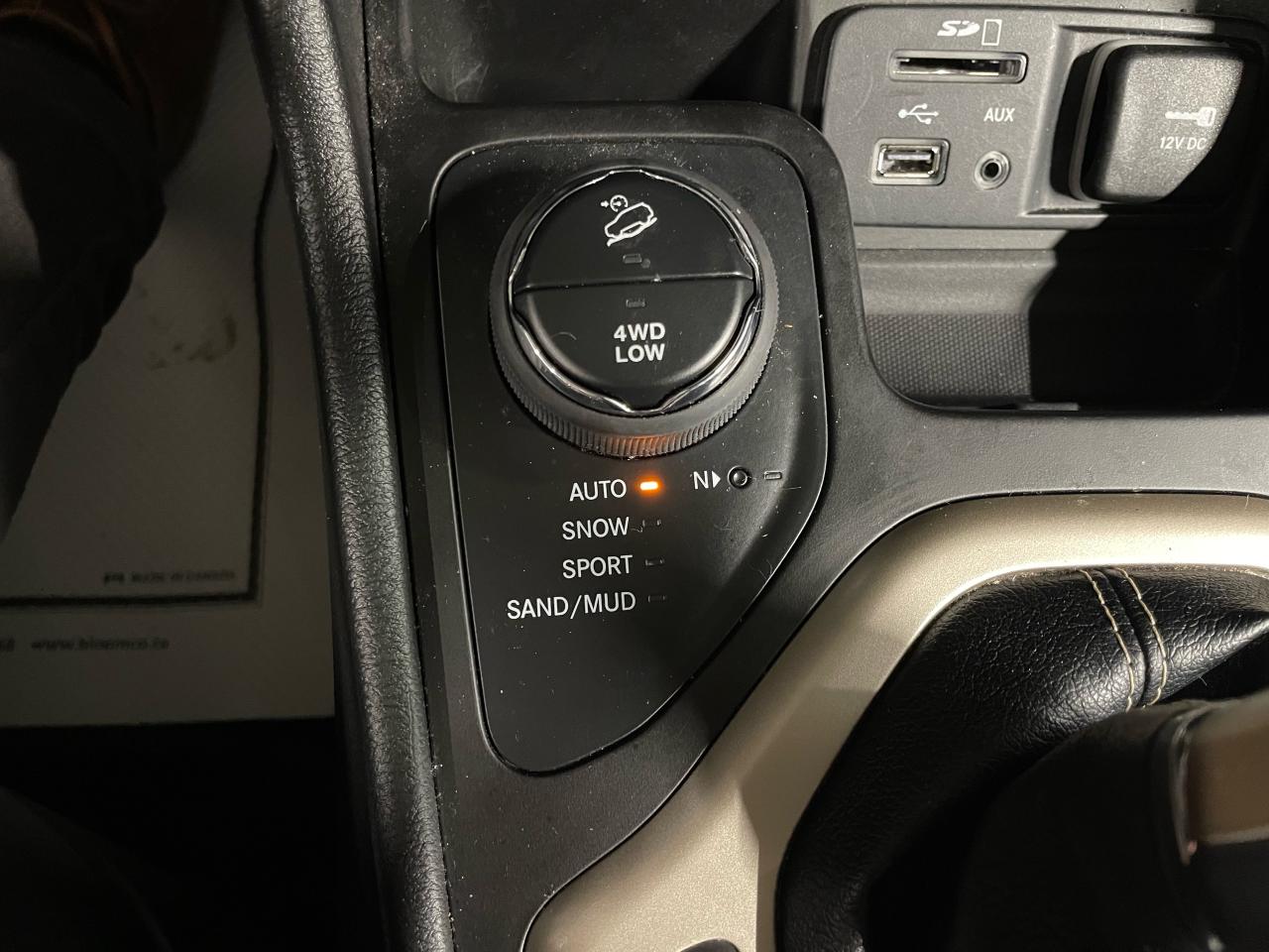 2018 Jeep Cherokee High Altitude Photo14