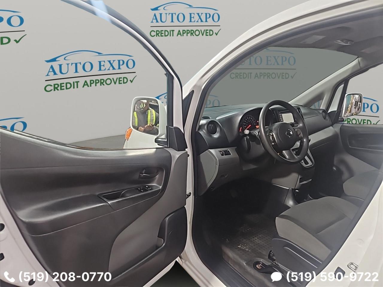 2015 Nissan NV200 SV,Auto,A/C,GPS,Clean Carfax,Certified,Bluetooth