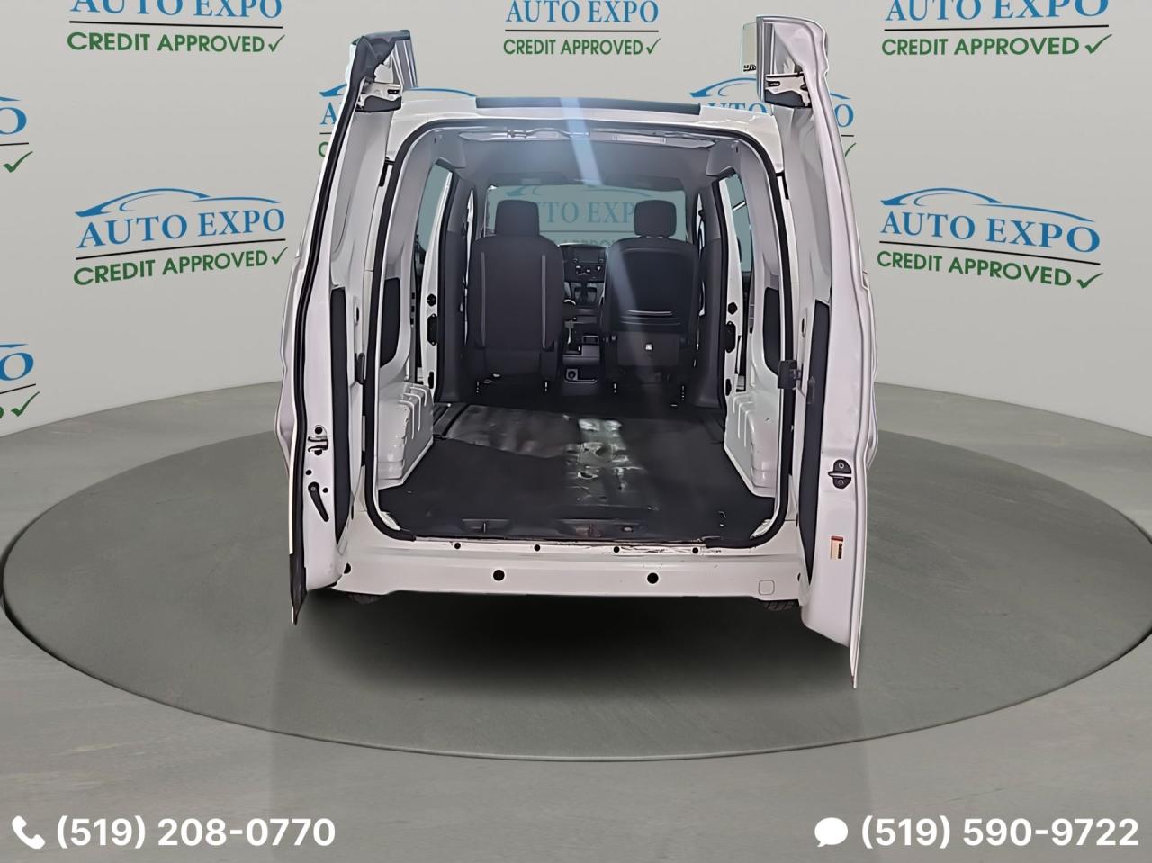 2015 Nissan NV200 SV,Auto,A/C,GPS,Clean Carfax,Certified,Bluetooth