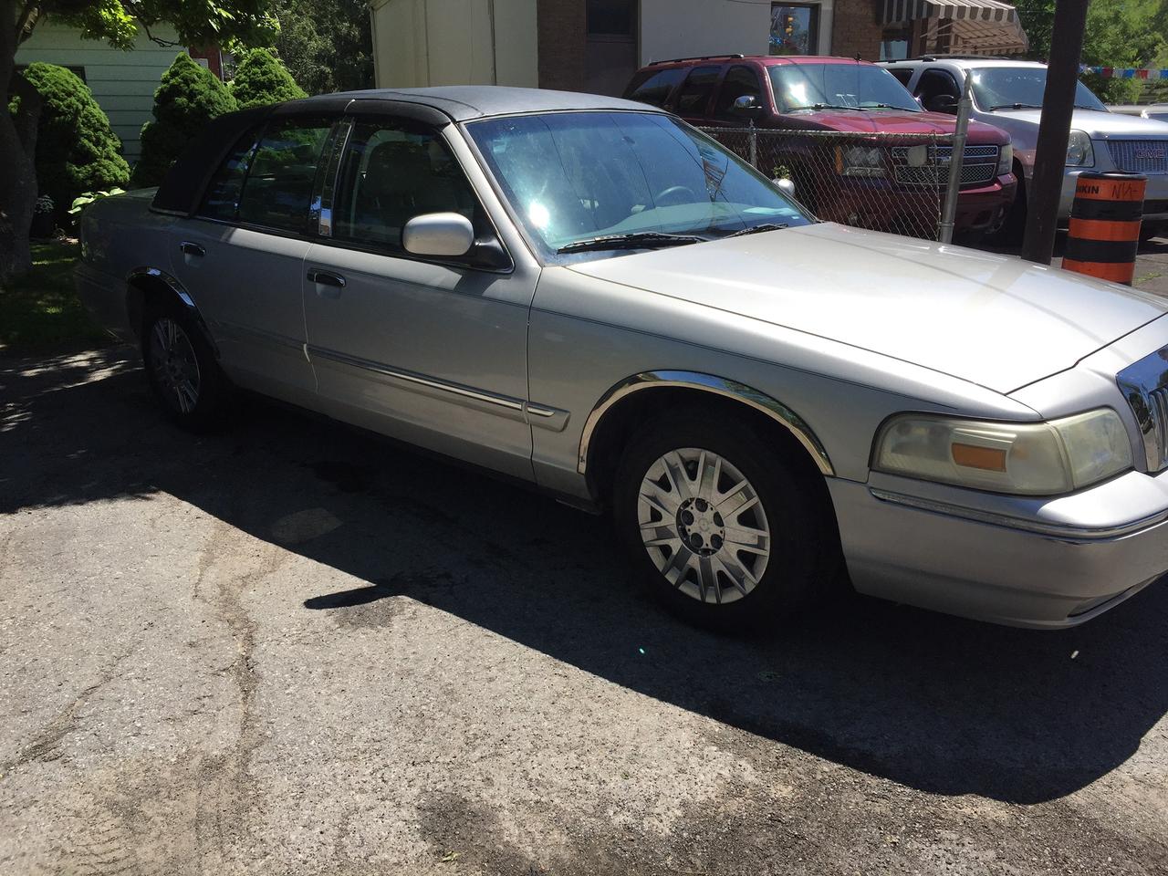 2008 Mercury Grand Marquis Premium Florida Quality Special Edition Photo2