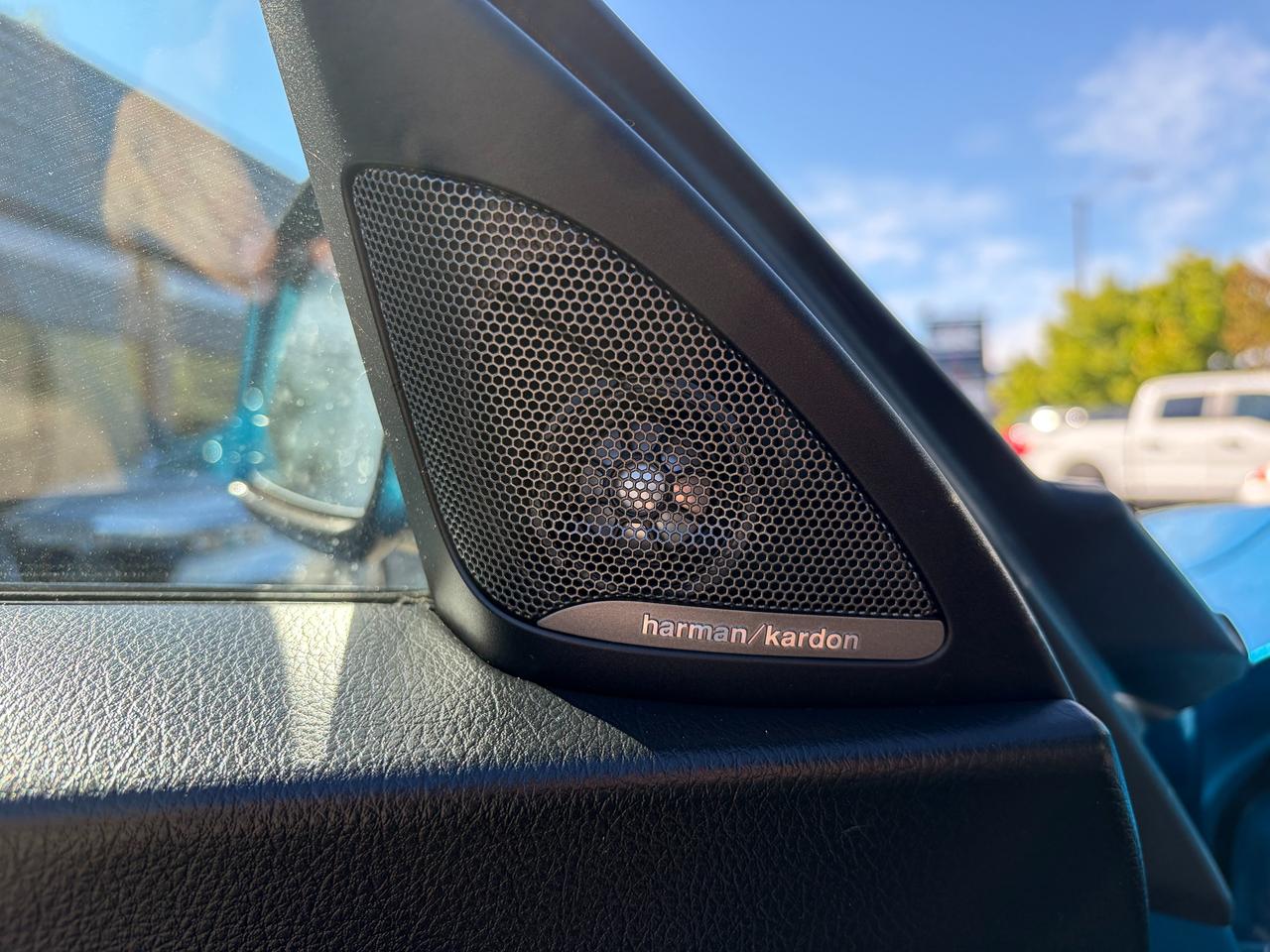 2017 BMW M2 06CP (Smartphone Integration) Photo