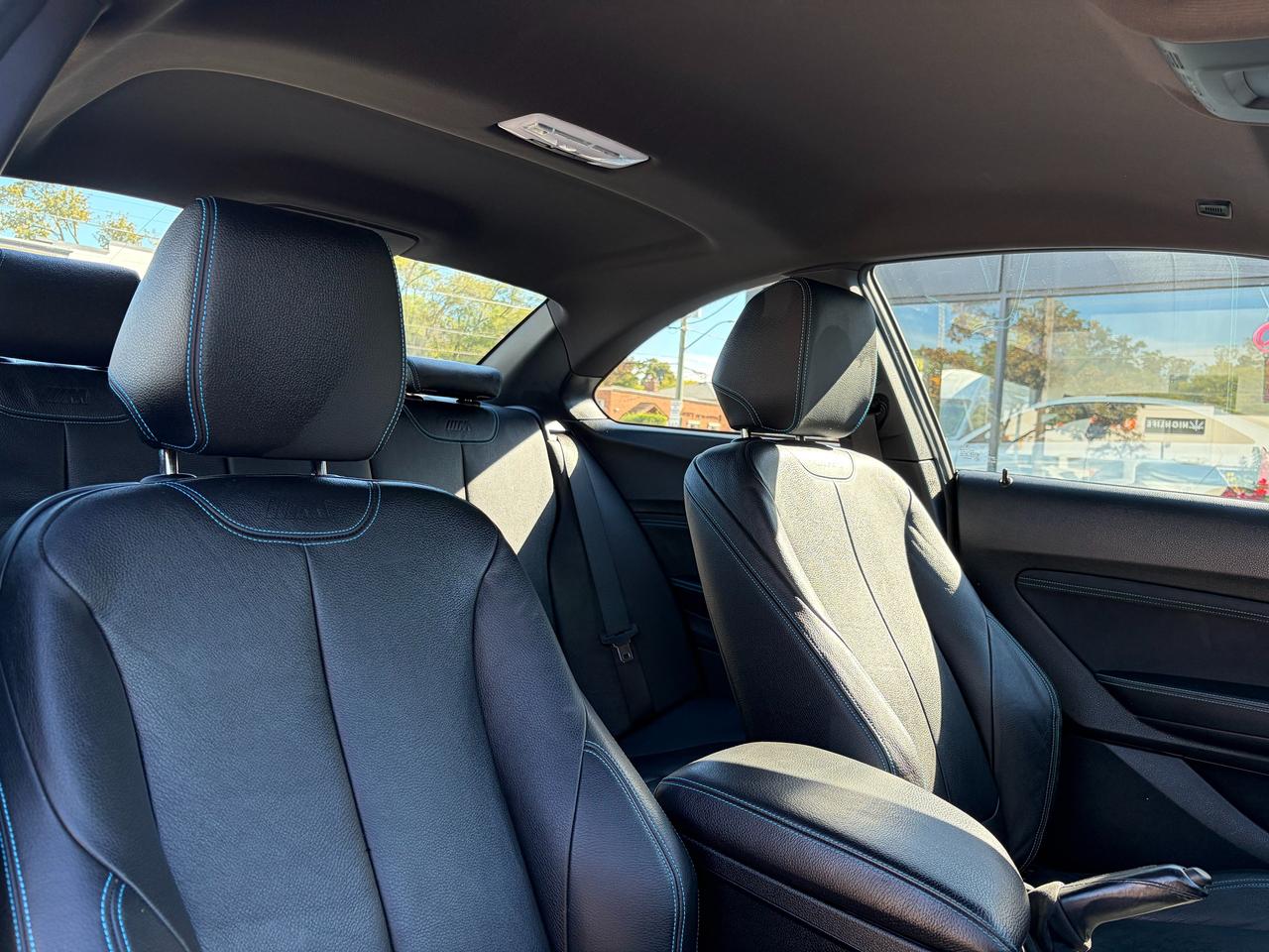 2017 BMW M2 06CP (Smartphone Integration) Photo