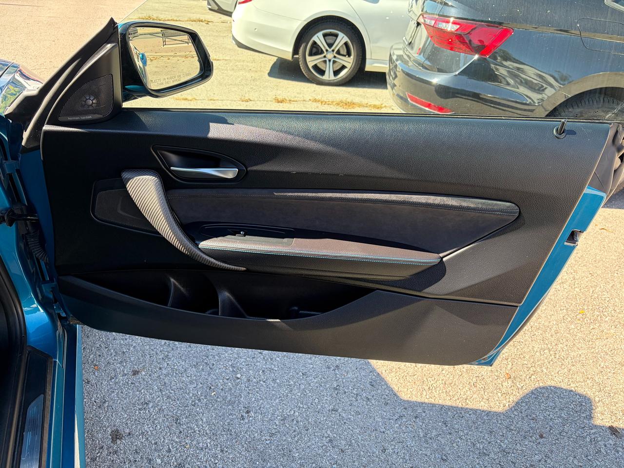 2017 BMW M2 06CP (Smartphone Integration) Photo