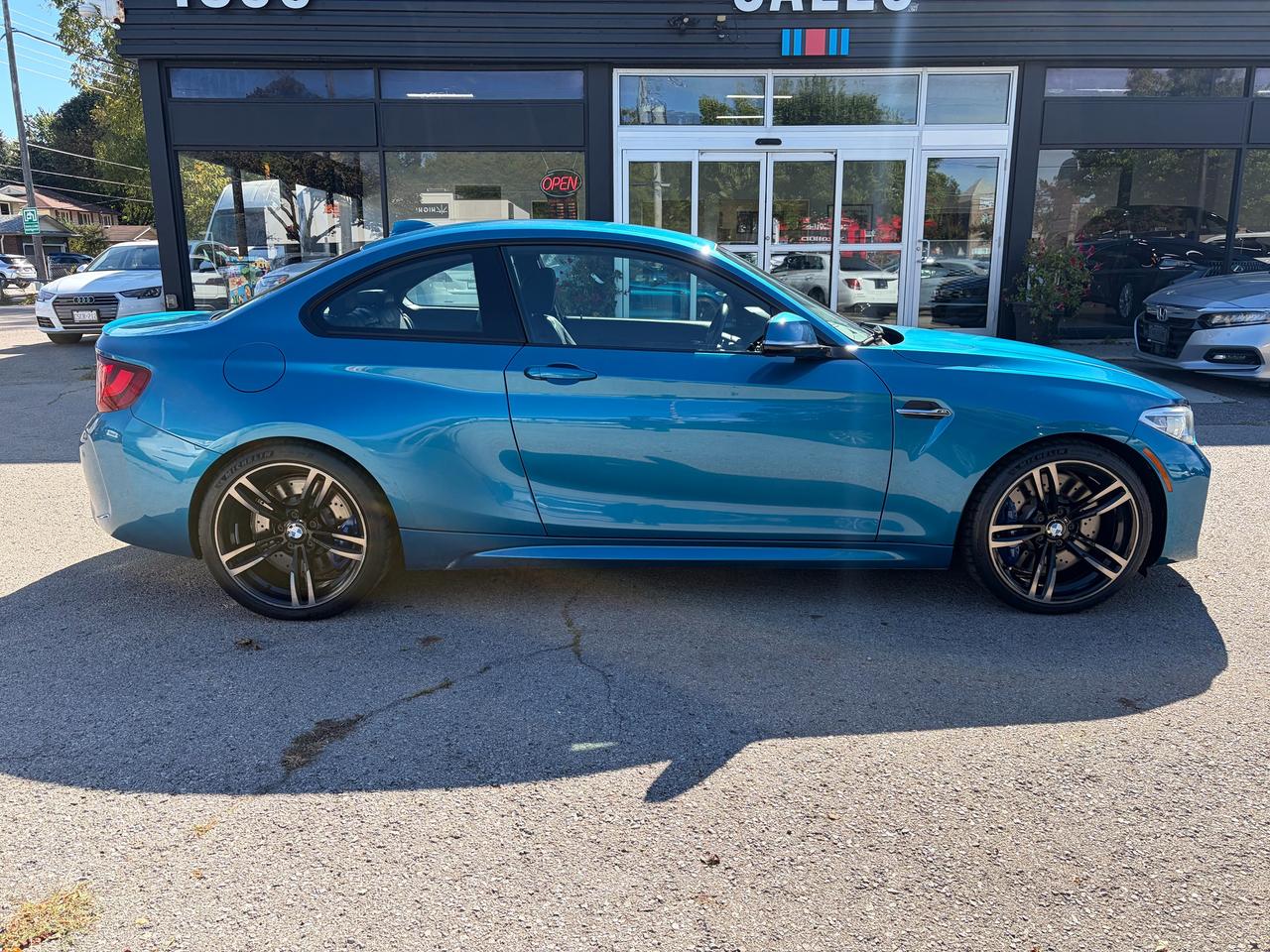 2017 BMW M2 06CP (Smartphone Integration) Photo