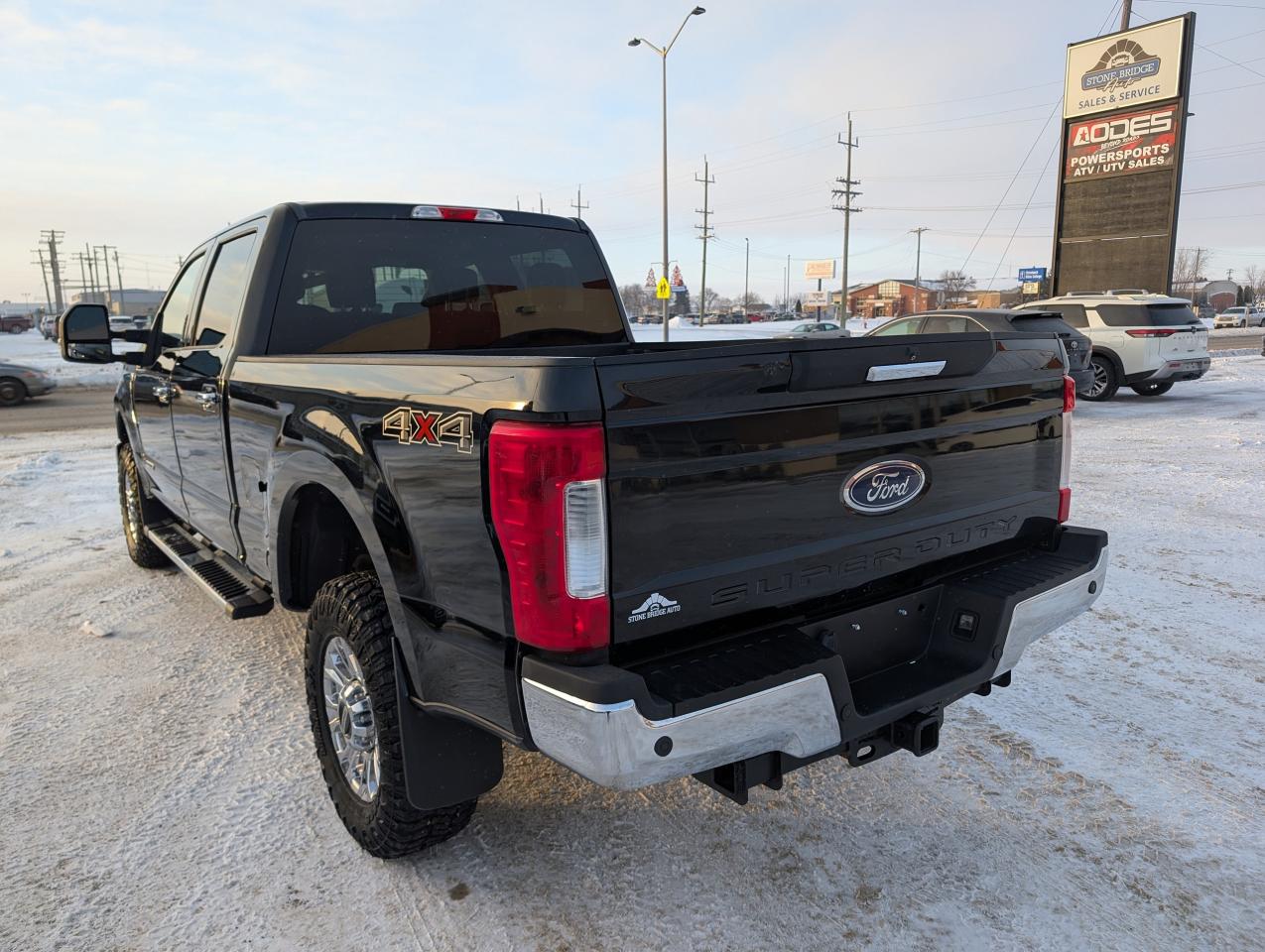 2017 Ford SUPER DUTY F-250 SRW XLT | MB OWNED | 6 PASSENGER - Photo #5