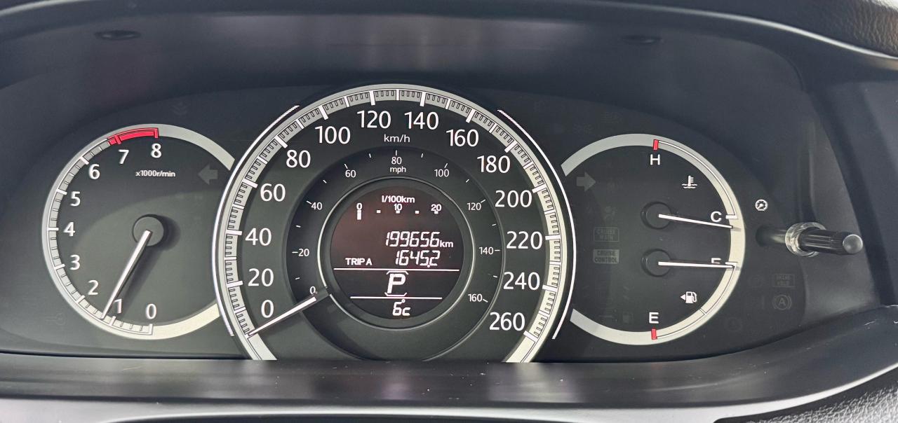 2014 Honda Accord FINANCING AVAILABLE Photo11