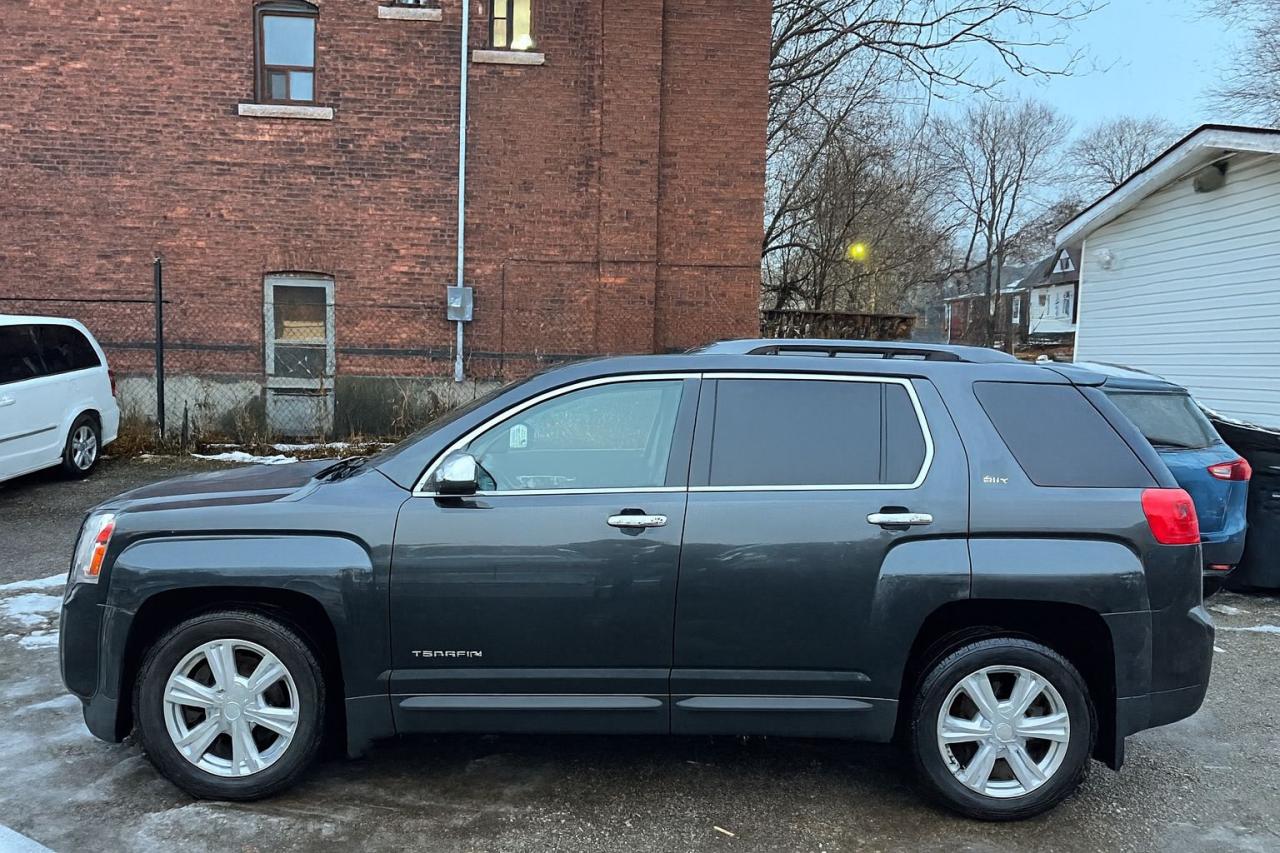 2017 GMC Terrain SLT Photo2